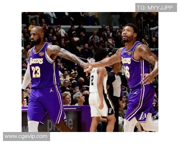 湖人捡漏31岁防卫主力:斯马特复生当冲冠拼图